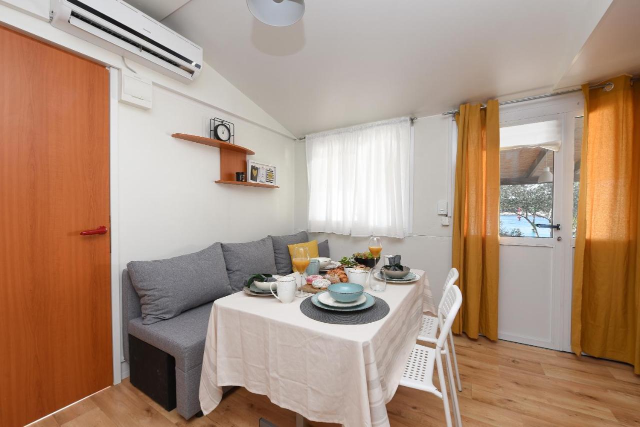 Mia Mobile Home With Jacuzzi Ждрелаць Екстер'єр фото