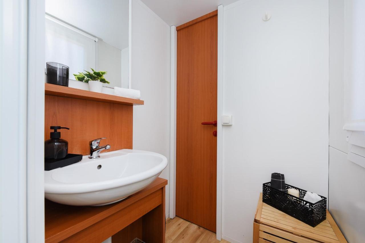 Mia Mobile Home With Jacuzzi Ждрелаць Екстер'єр фото