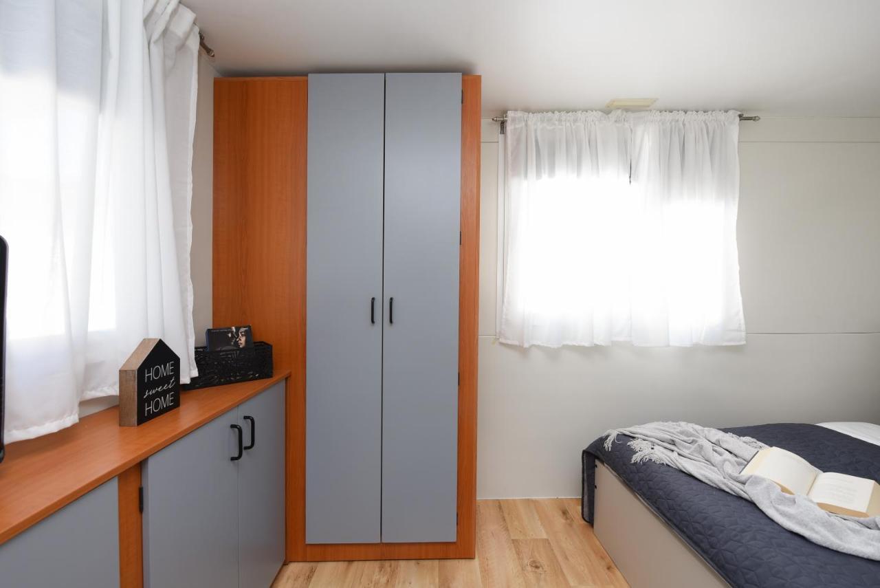 Mia Mobile Home With Jacuzzi Ждрелаць Екстер'єр фото